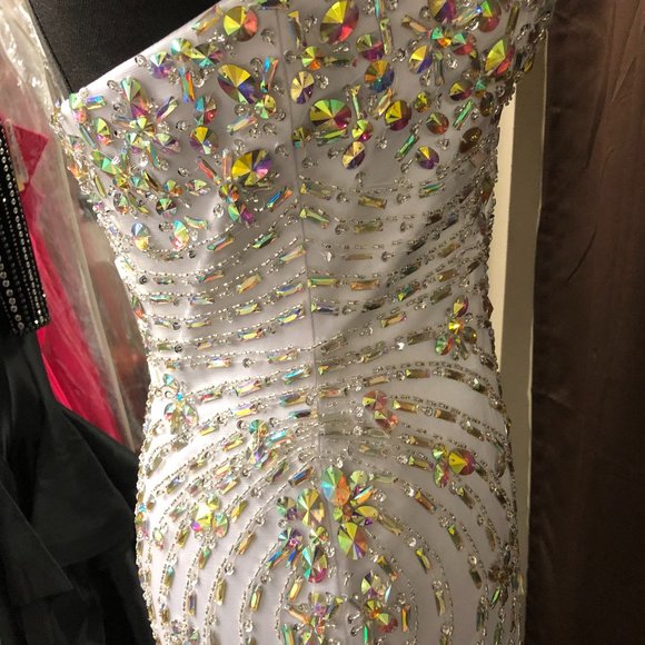 Wow $235 Mermaid Gown by Envious size 4 White LAST REDUCTION NEED SALES - Picture 10 of 16